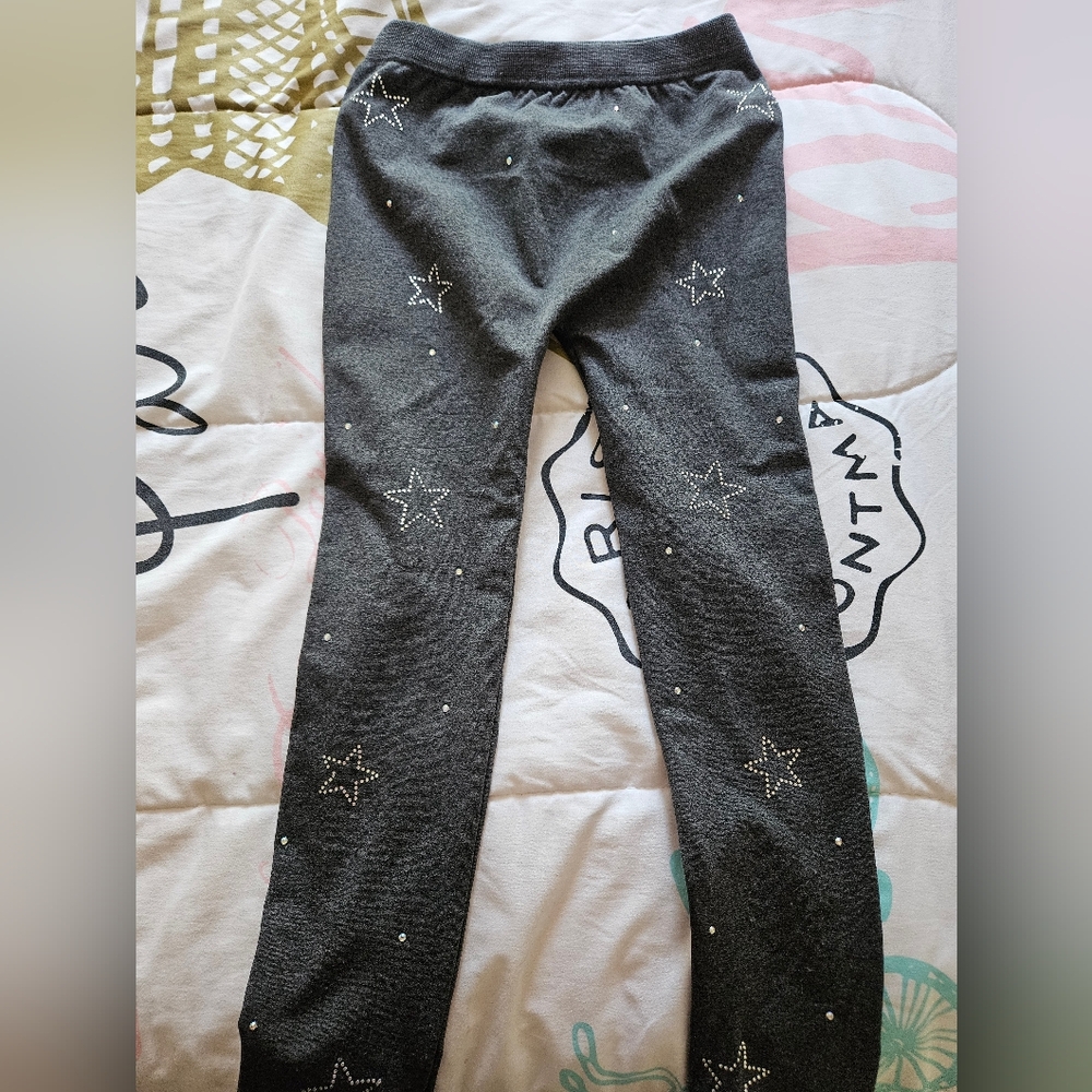 Girls fleece lined gray pants with silver rhinestone stars in size 7